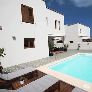 https://the-house-of-origin.in-canary-islands.com
